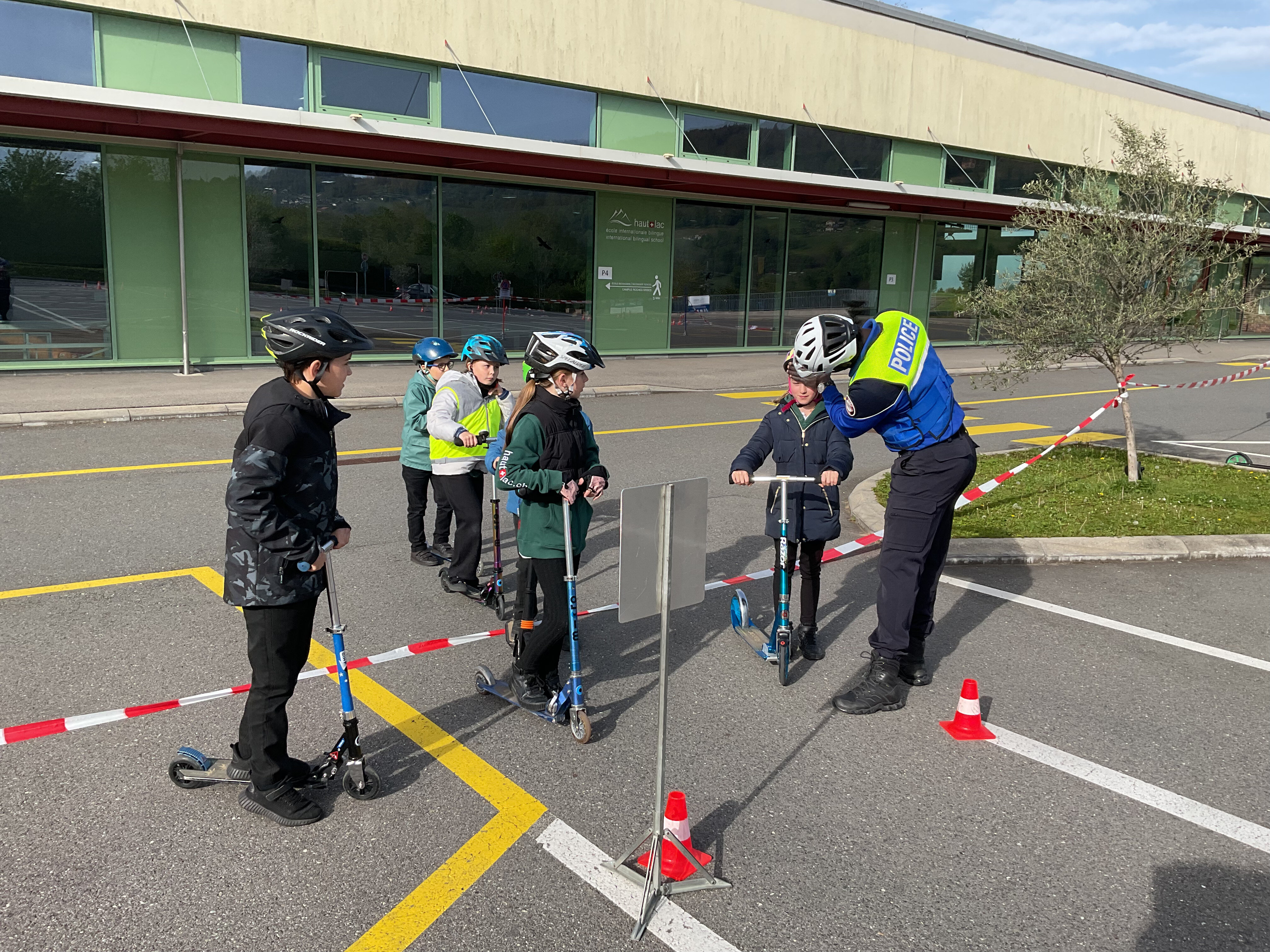 Les élèves de Haut-Lac apprennent à rester en sécurité sur la route