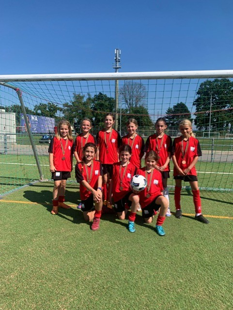 Primary sports teams at Haut-Lac School
